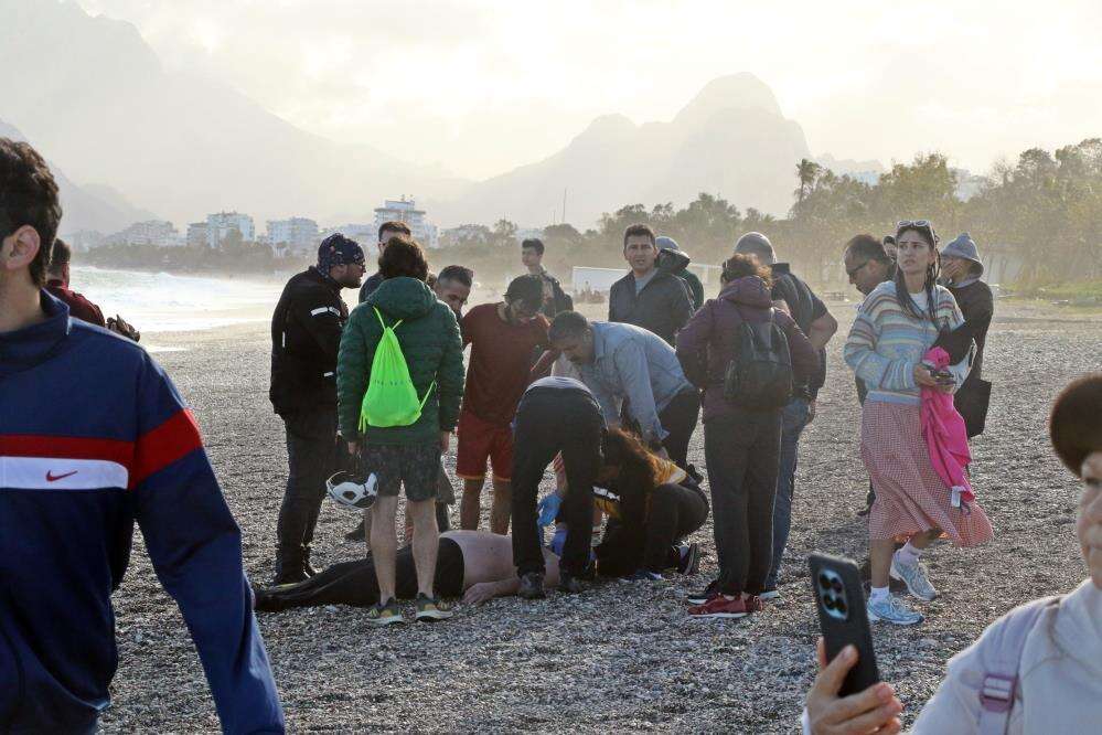 Konyaaltı’nda boğularak ölen gencin suya girme sebebi yürekleri yaktı 8